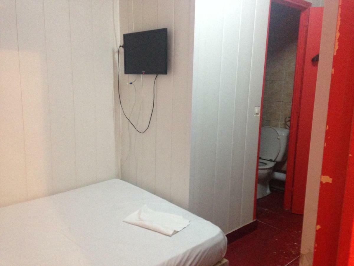 Hotel Cyrano Voltaire Paryż Zewnętrze zdjęcie